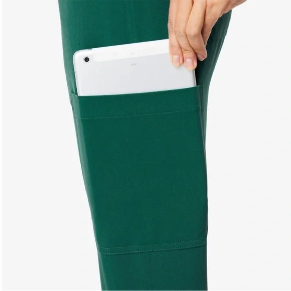 Fig pants hunter green size XS/tall yola style lots of pockets nurse pants - Picture 13 of 14